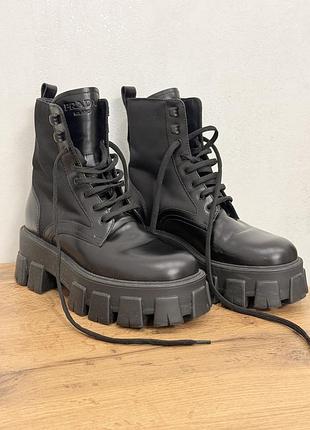 Оригінальні черевики prada monolith