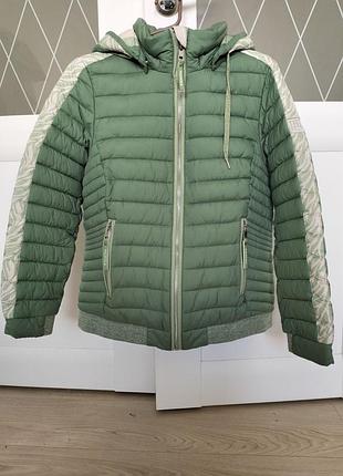Куртка жіноча демісезонна зелена 48/50