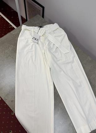 Жіночі брюки zara молочні бавовняні з ременем кюлоти вкорочені