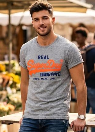 Шикарная мужская футболка серого цвета с ярким оранжевым цветом superdry vintage