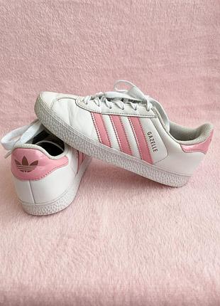 Шкіряні кросівки на дівчинку adidas gazelle розмір 34