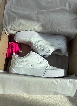 Vans knu skool total white