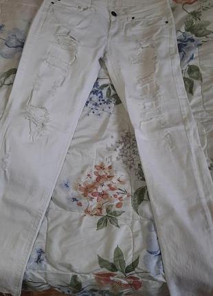 Джинсы женские.