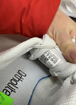 Оригінальні кросівки adidas 8