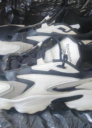 Продаются мужские кроссовки reebok 43 размер