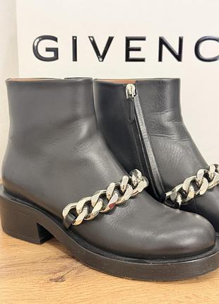 Челсі givenchy laura chain ankle boots 2