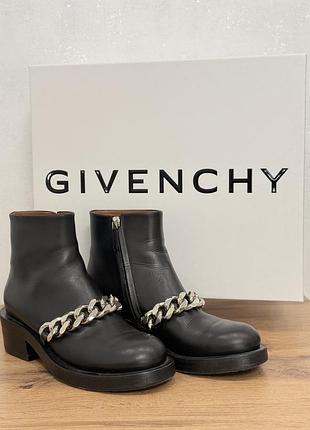Челсі givenchy laura chain ankle boots