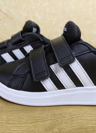 Детские кроссовки adidas grand court. размер 23,5. стелька 15 см