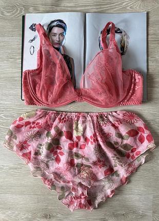 Дуже красивий мереживний брендовий бюстгальтер