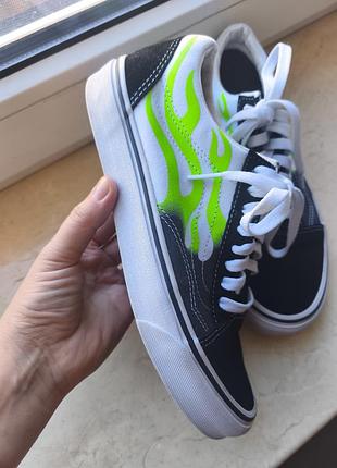 Оригінальні кросівки vans