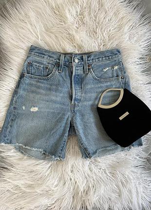 Бомбезні трендові шорти🩵 🏷️levi’s розмір—с стан—ідеальний✨