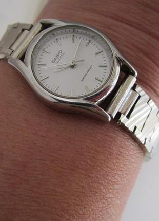 Годинник жіночий "casio" кварц 8