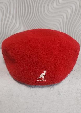 Красная кепка (модель типа wool 504) от бренда kangol