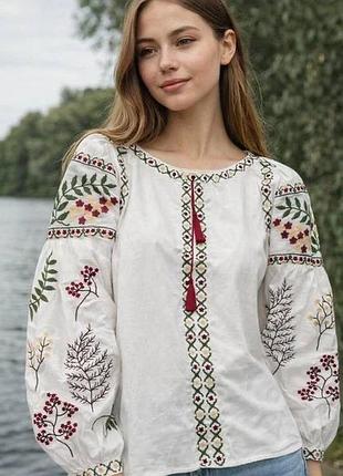 Чарівна блуза-вишиванка з калиною