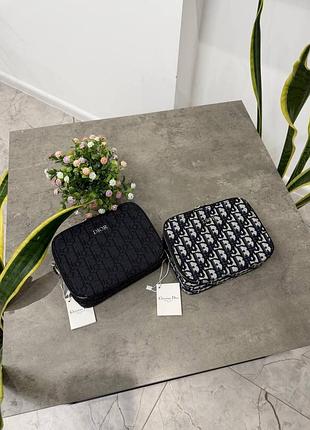 Сумка від бренду christian dior