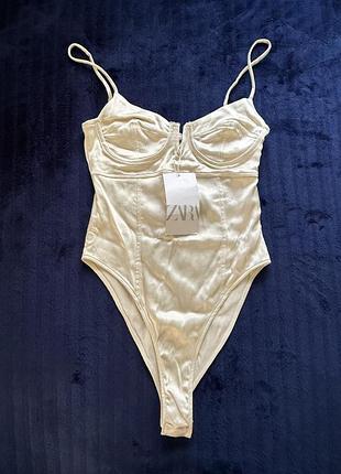 Жіноче боді zara молочного кольору