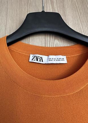 Яскрава футболка zara 3