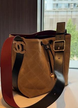 Сумка chanel bucket  bag  з натуральної шкіри та замші