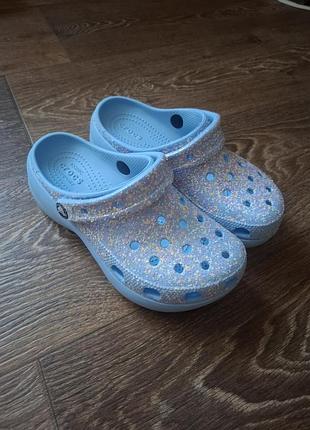 Кроксы желуди босоножки crocs 2