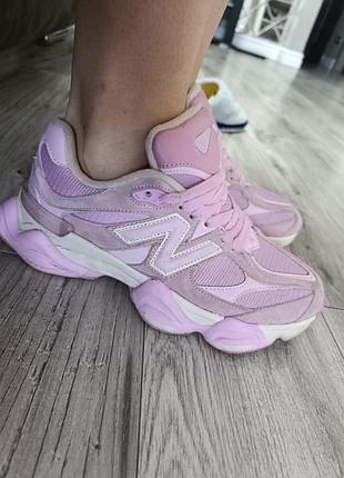 Кросівки жіночі new balance 9060 рожеві