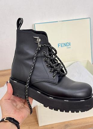 Оригінальні черевики fendi kids