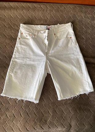Білі джинсові шорти tommy jeans