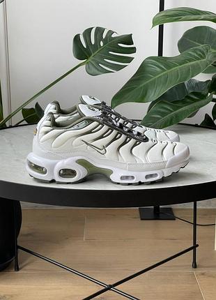 Чоловічі кросівки nike air max plus 'phantom neutral olive' fb9722-001
