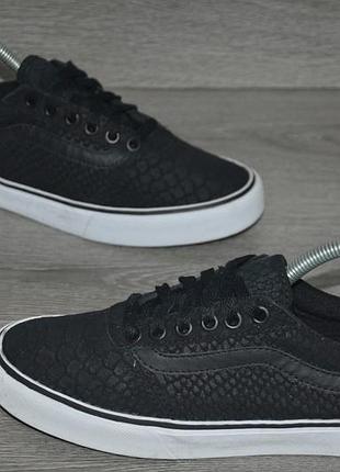 Продам кросівки замша фірма vans.