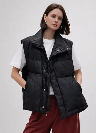 Пуховый жилет в стиле oversize