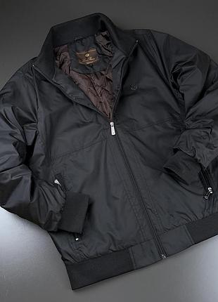 Брендова куртка вітрівка