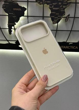 Чехол silicone case с микрофиброй для iphone 18 pro max, качественный чехол-бампер с микрофиброй для айфон 18 про макс (молочный)