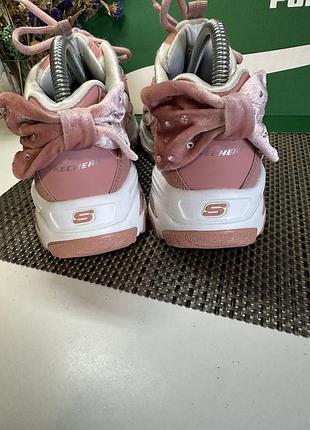 Оригінальні кросівки skechers 7