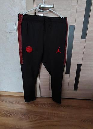 Спортивні штани чоловічі jordan чорні з червоними смугами