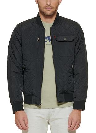 Чоловіча кутка-бомбер levi's, чорногого кольору, розмір xl