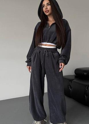 Трендовый теплый спортивный костюм тройка из флиса с топом и укороченным худи