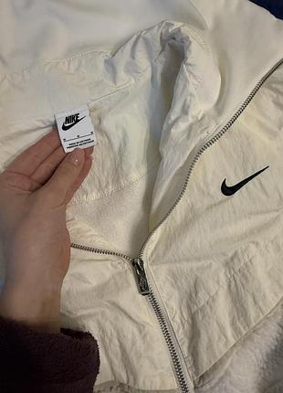 Вітрівка жіноча nike біла розмір m 3