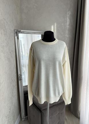 Молочний светр ungaro knitwear