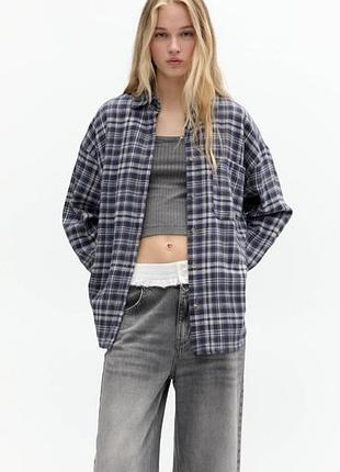 Сорочка жіноча pull&bear в клітинку синьо-біла розмір s