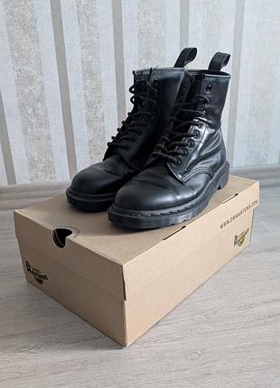 Ботинки dr martens 1460 mono black в хорошем состоянии