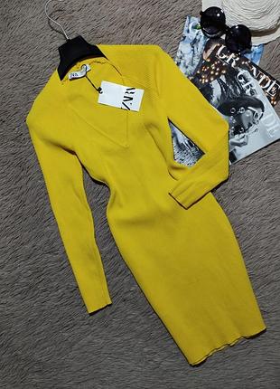Гарна трикотажна сукня zara з вирізом на спинці/плаття
