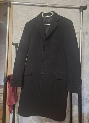 Новое итальянское пальто fb class (шерсть/кашемир), размер 48 (m). зашитые карманы!