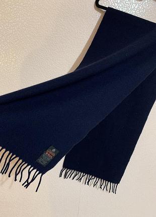 Класичний шерстяний шарф із тороками темно-синього (navy blue) кольору від британського бренду tie rack.