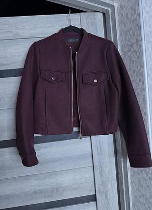 Жіночий бомбер zara
