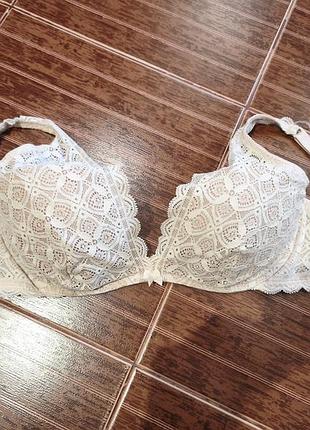 Intimissimi бюстгальтер с пуш ап размер около 70 b