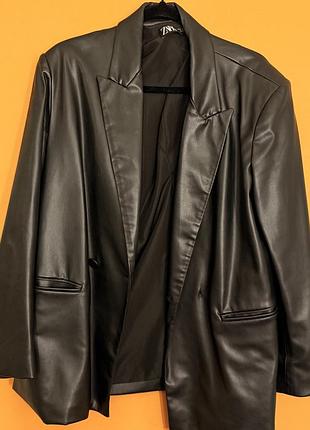 Жіночий піджак zara зі штучної шкіри, чорний