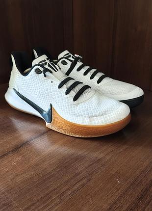 Кросівки чоловічі nike kobe mamba focus білі