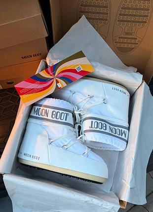 Moon boot white 4