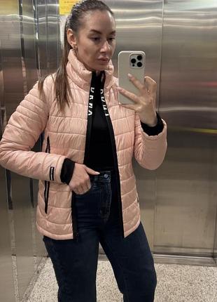 Жіночий пуховик dkny sport пудрового кольору