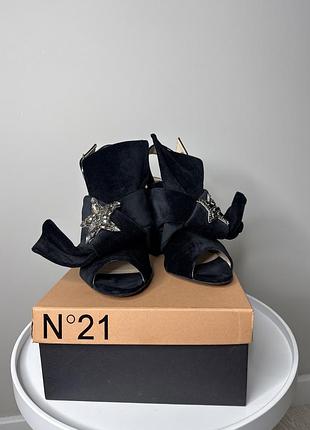 Чорні оксамитові босоніжки n21, n°21 alessandro dell’acqua — легендарні оксамитові босоніжки зі зірками, 38,5