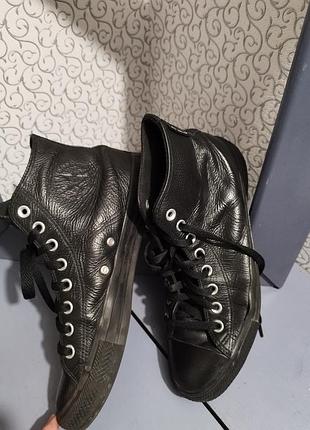 Кожаные черные высокие кеды converse.